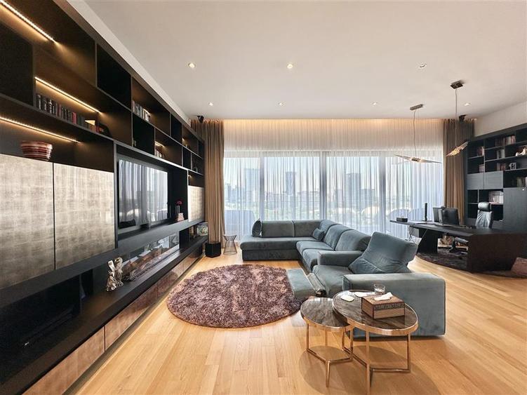 Penthouse cu 5 camere decomandat, mobilat în Herăstrău