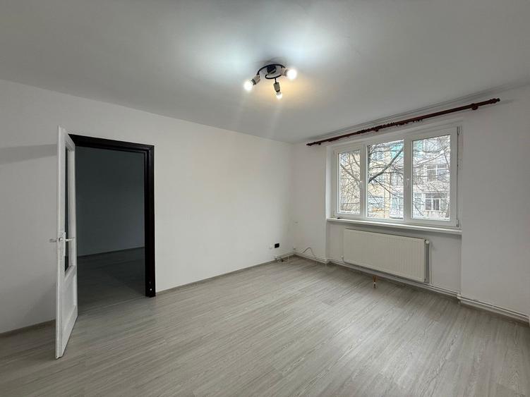 Apartament cu 2 camere semidecomandat în Centru Vechi