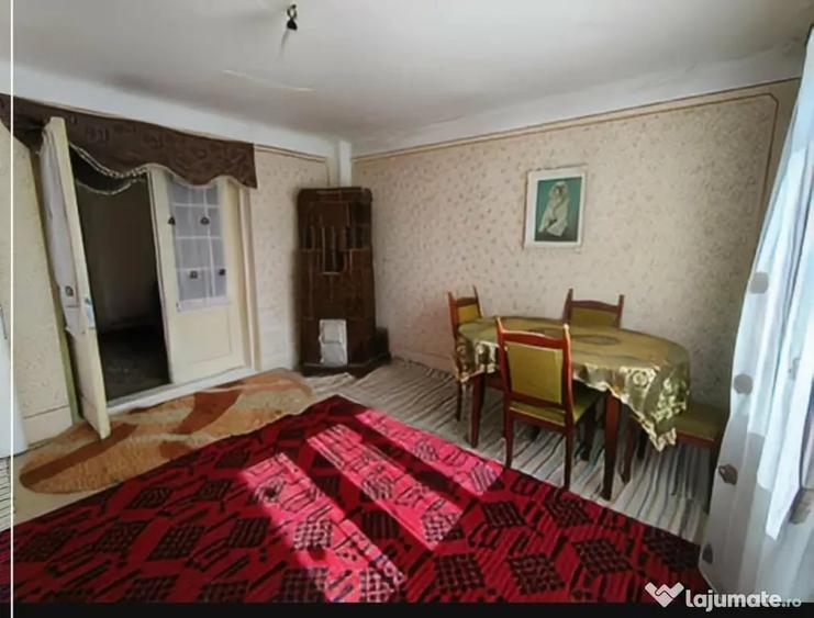 Casă cu 4 camere în Adânca