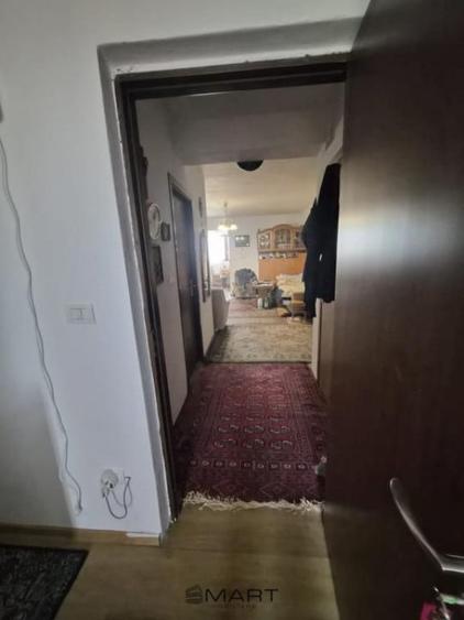 Apartament cu 2 camere semidecomandat în Micești