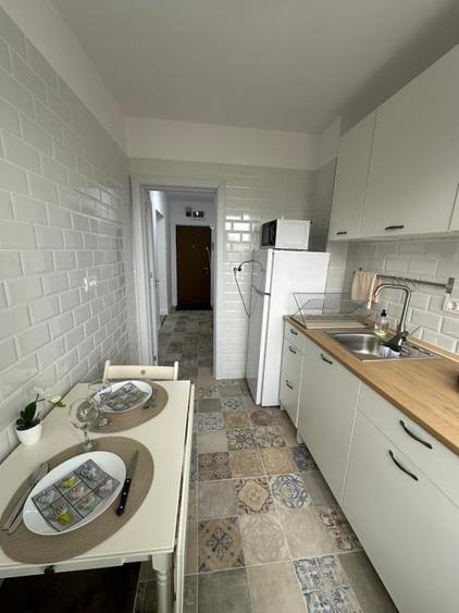 Apartament cu 2 camere decomandat, mobilat în Berceni