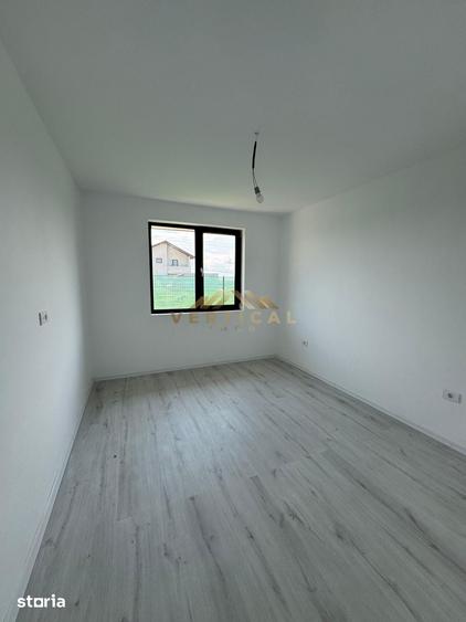 Casă cu 4 camere cu Teren 315 Mp în Vidra