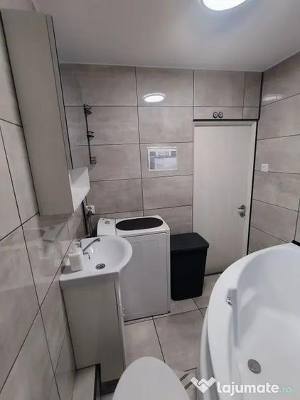 Garsonieră decomandată în Apărătorii Patriei