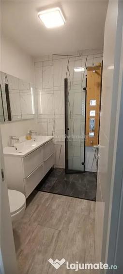 Apartament cu 3 camere semidecomandat în 1 Mai
