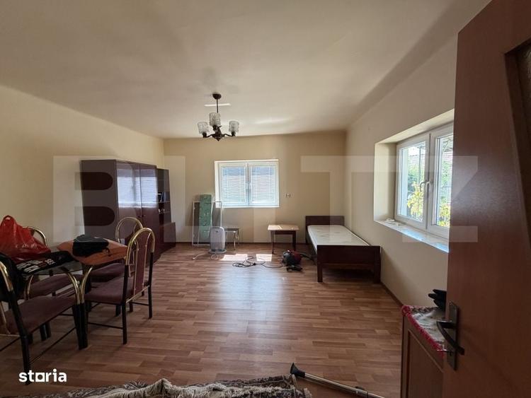 Casă cu 4 camere cu Teren 2500 Mp în Pericei