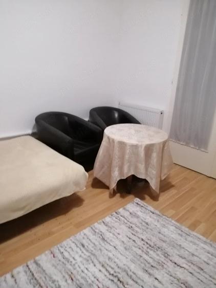 Garsonieră decomandată în Central