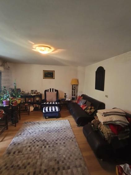 Casă cu 7 camere cu Teren 1000 Mp în Jilava