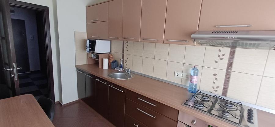 Apartament cu 3 camere decomandat în Bughea de Sus