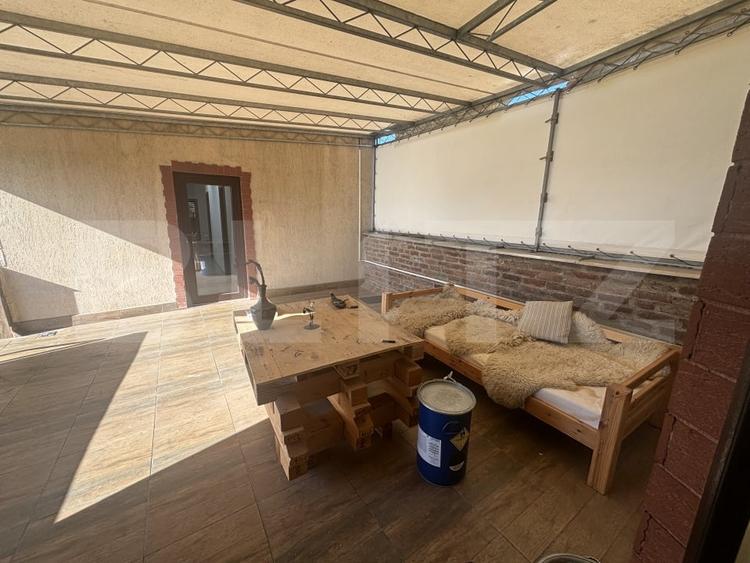 Casă individuală cu 11 camere cu Canalizare în Aurel Vlaicu