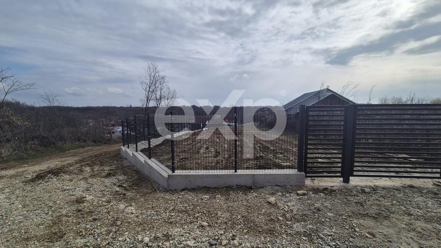 Teren Construcții intravilan de 1500 mp, în Albota