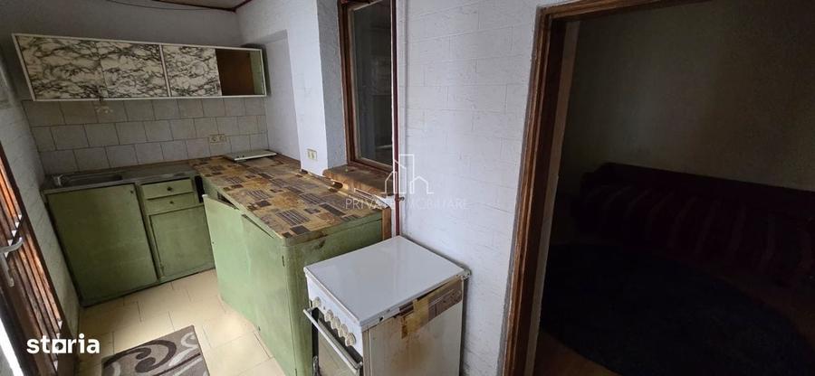 Casă cu 4 camere decomandat în Angofa