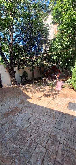 Casă cu 4 camere în Aradului