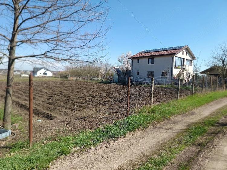 Teren de 1000 mp, în Holboca