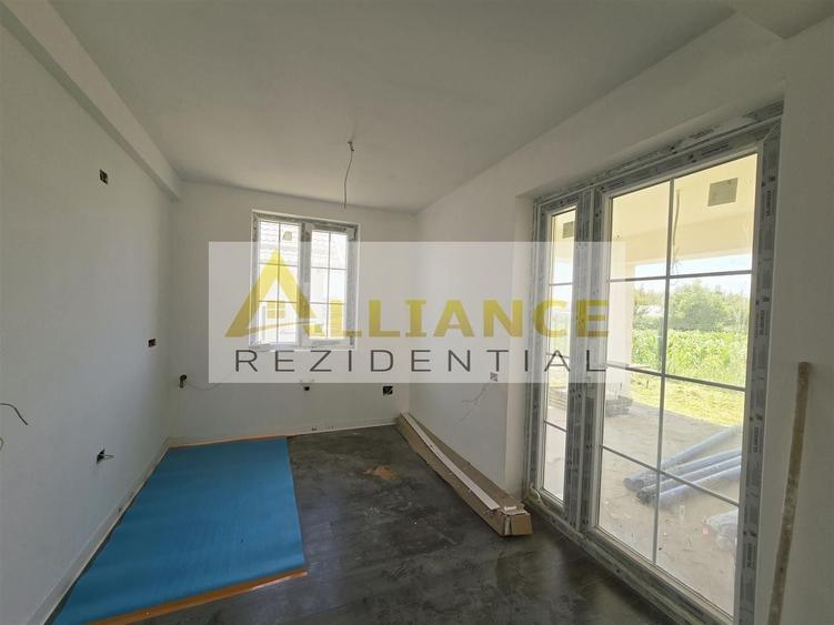 Casă cu 3 camere cu Canalizare în Berceni