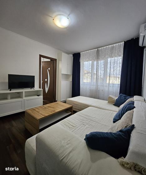 Apartament cu 3 camere decomandat în Nufărul