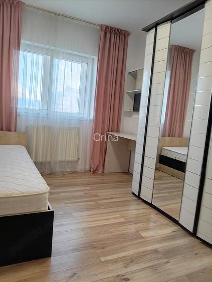 inchiriez apartament 4 camere , 2 bai -str. Aurel Vlaicu ,
