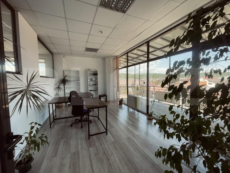 Spațiu birouri, 270 mp, parcari, terasa - 1