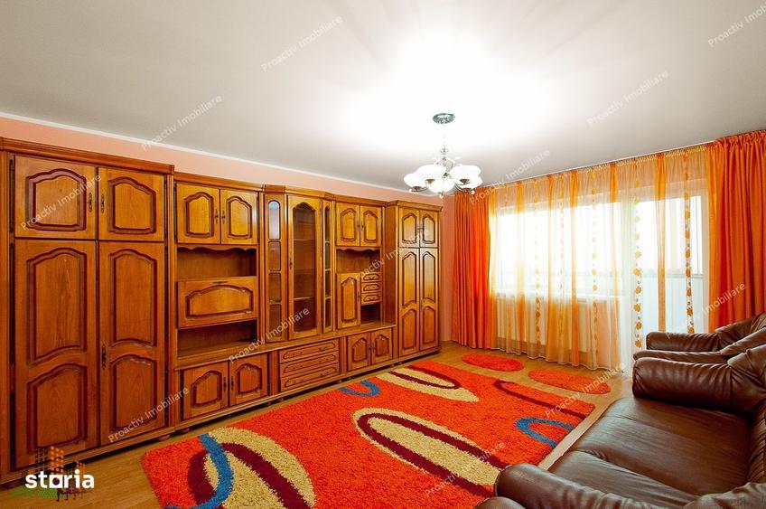 Apartament cu 3 camere decomandat, mobilat în Faleză
