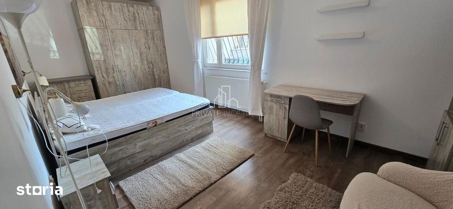 Apartament cu 3 camere în 22 Decembrie 1989