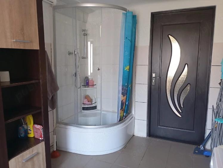 Casă cu 2 camere cu Teren 1000 Mp în Central