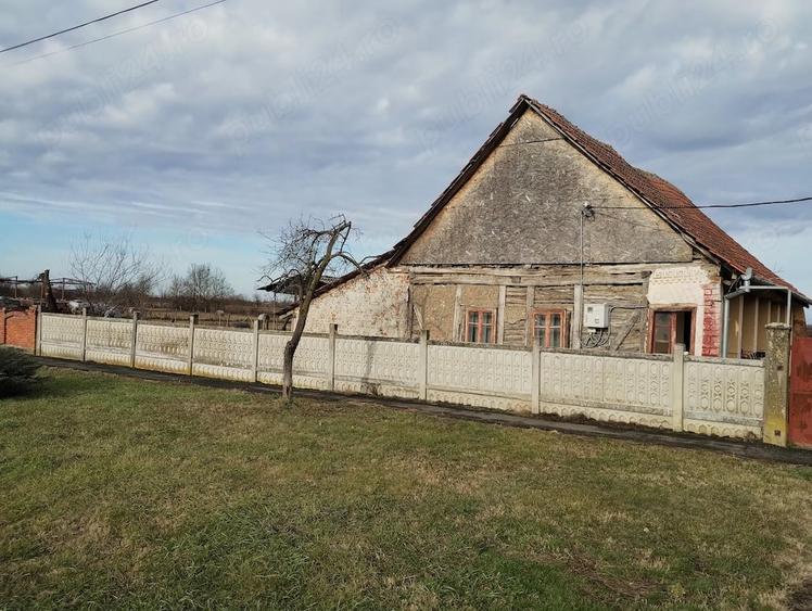 Teren de 6153 mp, în Sinersig