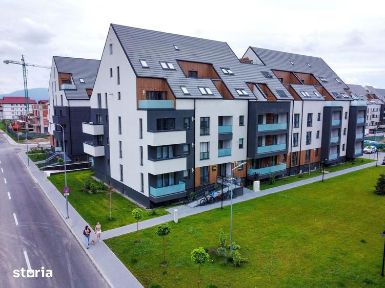Apartament cu 3 camere decomandat în Tractorul