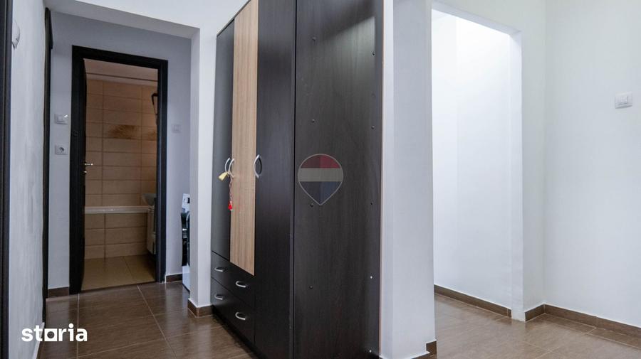 Apartament cu 3 camere în Tei