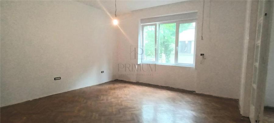 Spațiu comercial, de 100 mp, în Central
