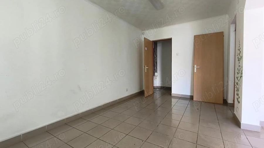Spațiu comercial, de 32 mp, în Dacia