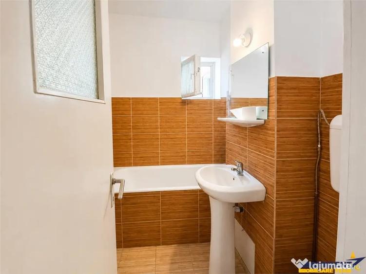 Apartament cu 3 camere decomandat în Drumul Poienii