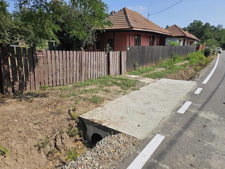 Casă cu 4 camere în Frăsinet