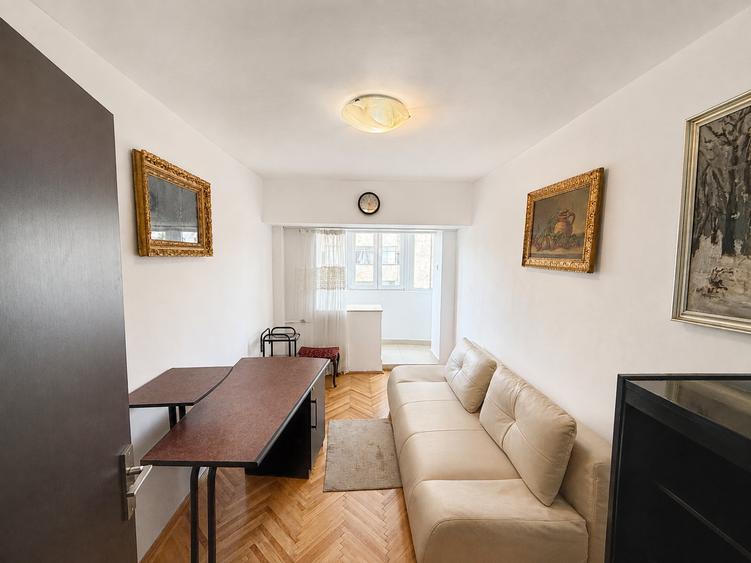 Apartament cu 4 camere decomandat în Unirii