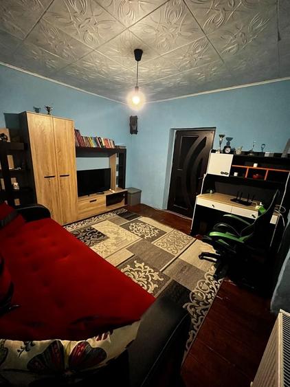 Casă cu 3 camere în Pecineaga