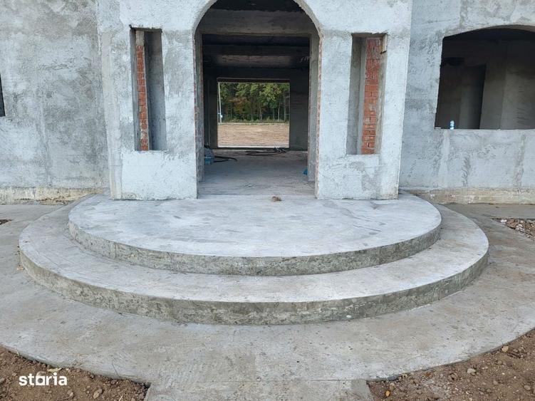 Casă cu 4 camere în Bălteni
