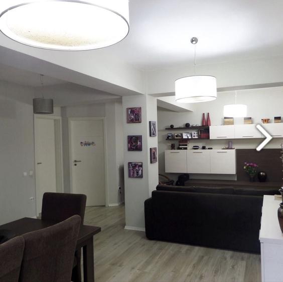 Apartament cu 3 camere în Runcu