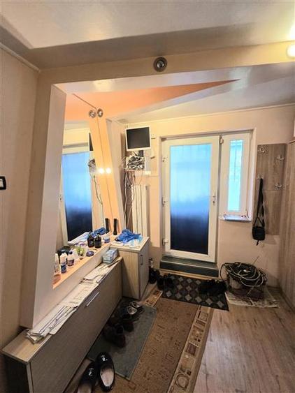 Apartament cu 3 camere nedecomandat în Tomis III