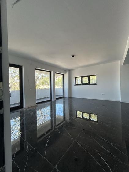 Spațiu comercial, de 575 mp, în Valea Lupului