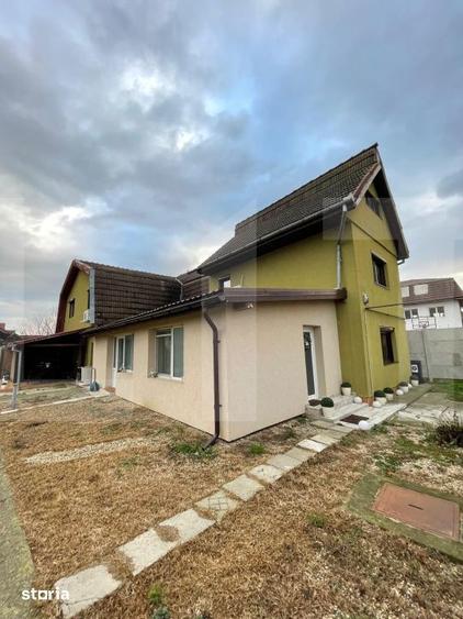 Casă cu 5 camere cu Teren 350 Mp în Ronaț