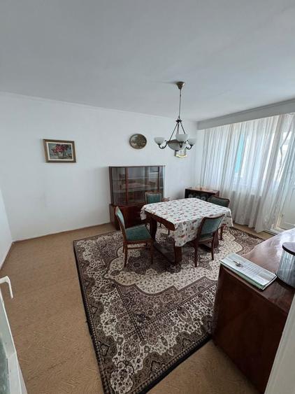 Apartament cu 3 camere decomandat în Tomis Nord