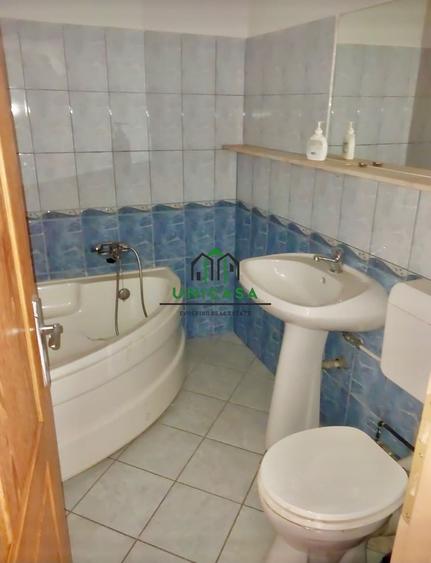 Apartament cu 3 camere decomandat, mobilat în Voineasa