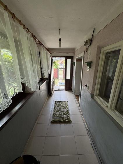 Casă cu 4 camere în Vadu Crișului