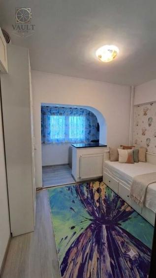 Apartament cu 4 camere decomandat în Olteniței