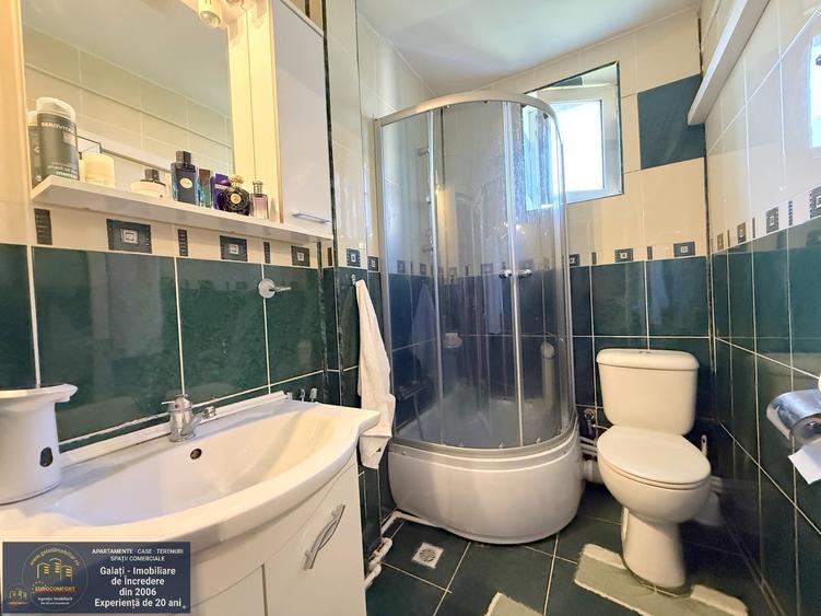 Apartament cu 3 camere semidecomandat în Micro 19