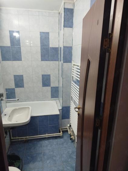 Garsonieră decomandată în 9 Mai