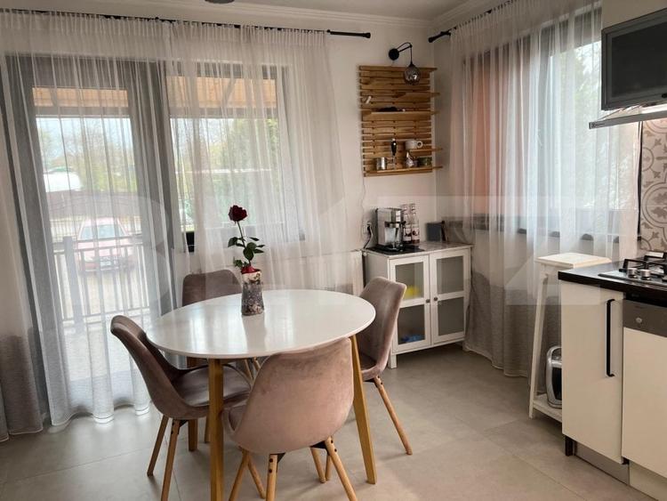 Casa individuala, cu 4 camere, 240 mp, 800 mp teren, zona Burdujeni - 1