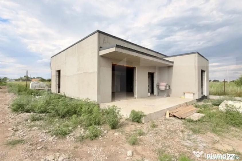 Casă cu 4 camere cu Teren 470 Mp în Central