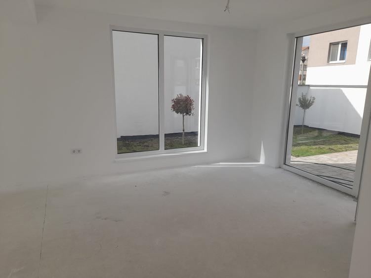 Casă cu 4 camere în Lazaret
