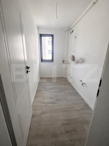 Apartament cu 3 camere semidecomandat în Centura