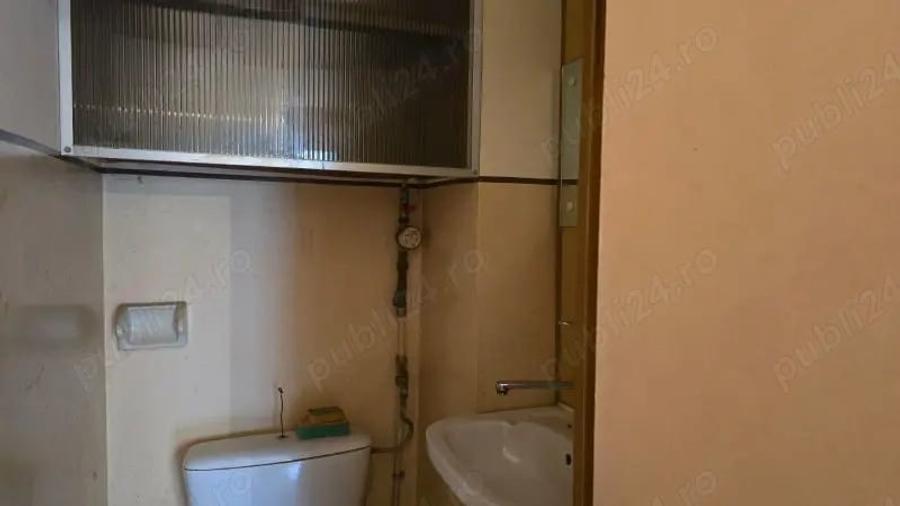 Apartament cu 3 camere decomandat în Micro 15