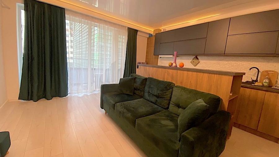 Apartament cu 3 camere decomandat în Pipera